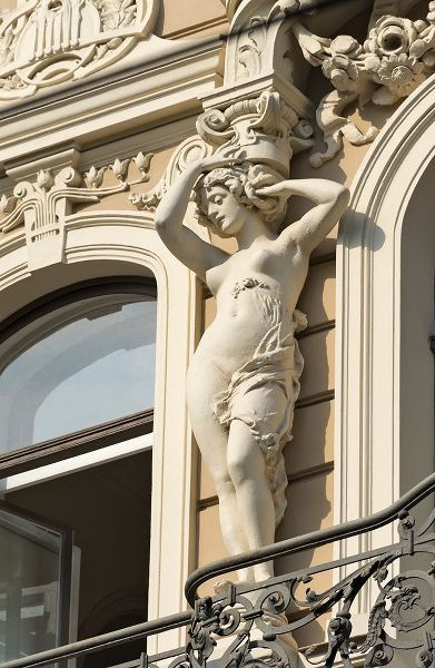 Su, Keren 아티스트의 Art Nouveau building on Alberta Street in central Riga-Latvia작품입니다.